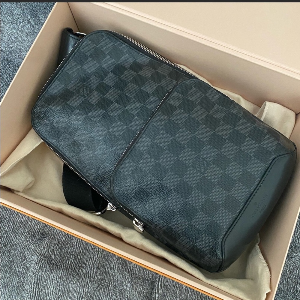 Louis Vuitton Damier sling bag